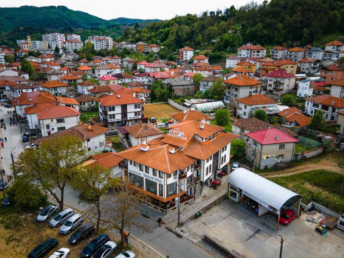 Семеен Хотел Златоград Εξωτερικό φωτογραφία